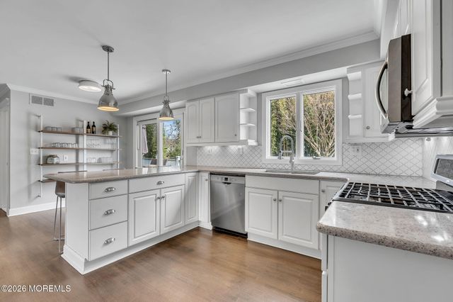 14 Hartshorne Road, Ocean Twp, NJ 07712