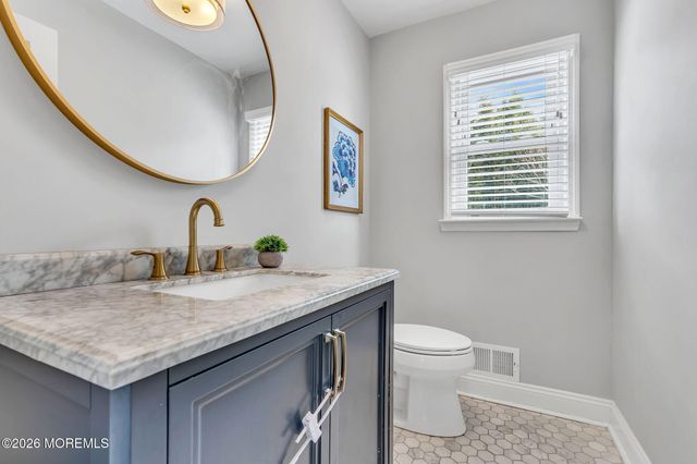 14 Hartshorne Road, Ocean Twp, NJ 07712