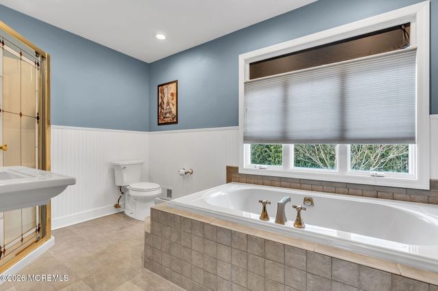 14 Hartshorne Road, Ocean Twp, NJ 07712