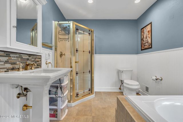 14 Hartshorne Road, Ocean Twp, NJ 07712