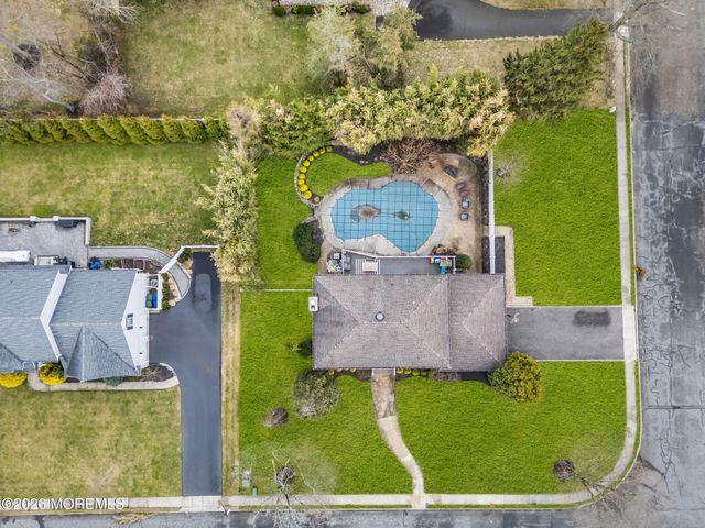 14 Hartshorne Road, Ocean Twp, NJ 07712