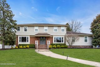 14 Hartshorne Road, Ocean Twp, NJ 07712