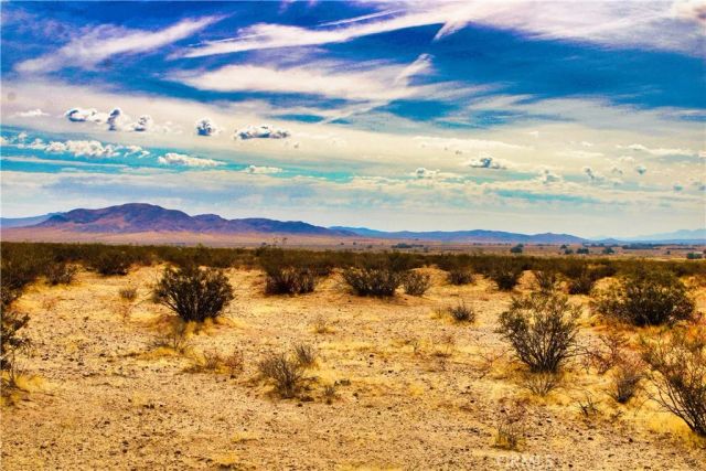 777 Valley Wells, Hinkley, CA 92347