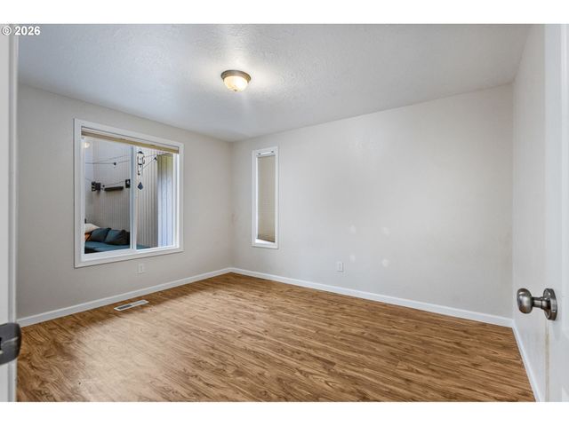 5536 COTTONWOOD Ct, Salem, OR 97306