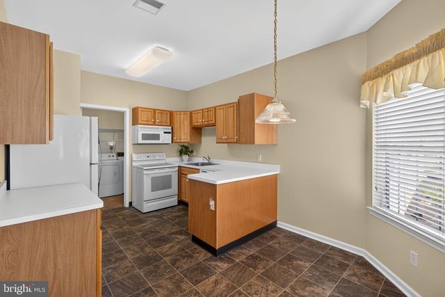 4690 BLUE GRASS LN, Macungie, PA 18062