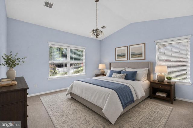 4690 BLUE GRASS LN, Macungie, PA 18062