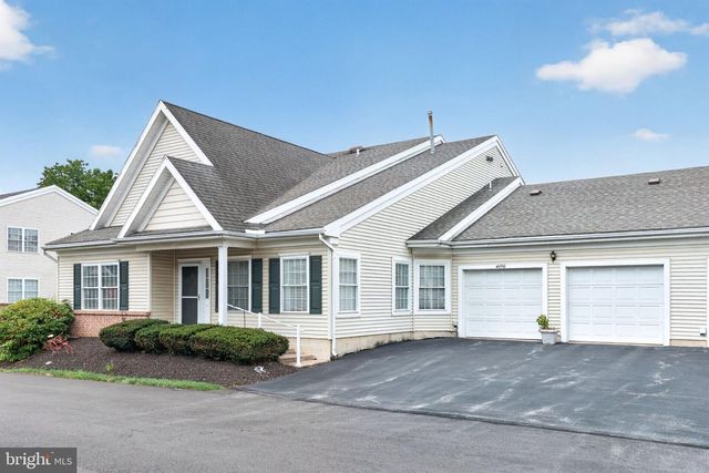 4690 BLUE GRASS LN, Macungie, PA 18062