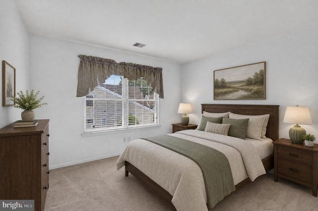 4690 BLUE GRASS LN, Macungie, PA 18062