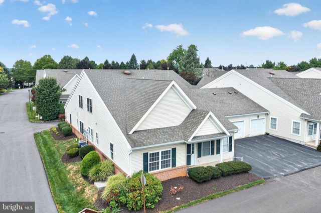 4690 BLUE GRASS LN, Macungie, PA 18062