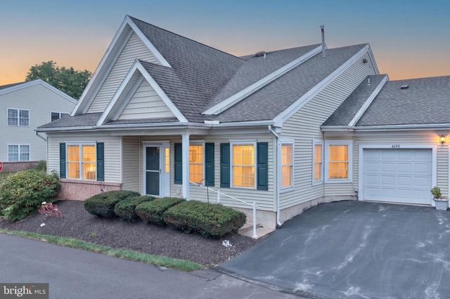 4690 BLUE GRASS LN, Macungie, PA 18062