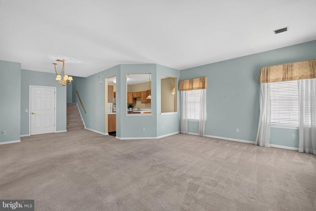 4690 BLUE GRASS LN, Macungie, PA 18062