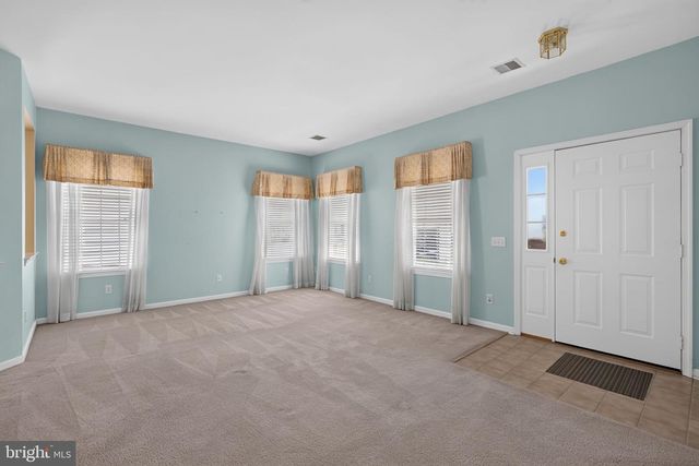 4690 BLUE GRASS LN, Macungie, PA 18062
