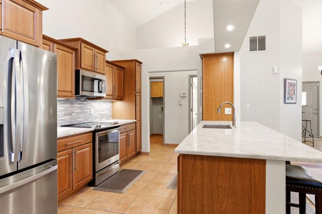 1124 Titleist Drive NE, Albuquerque, NM 87112