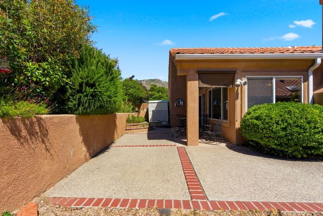 1124 Titleist Drive NE, Albuquerque, NM 87112