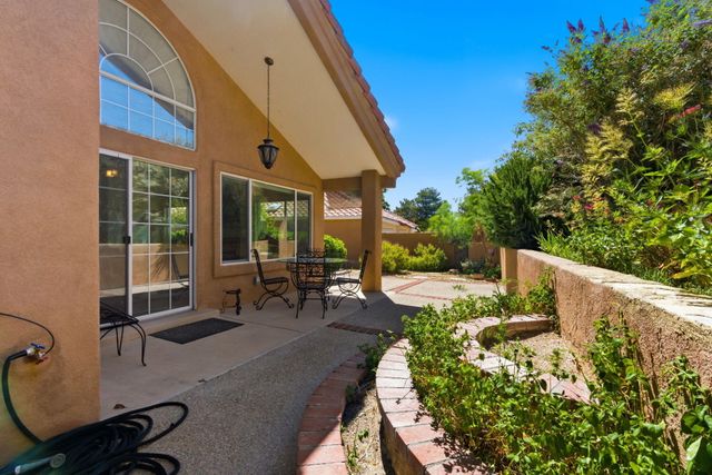 1124 Titleist Drive NE, Albuquerque, NM 87112