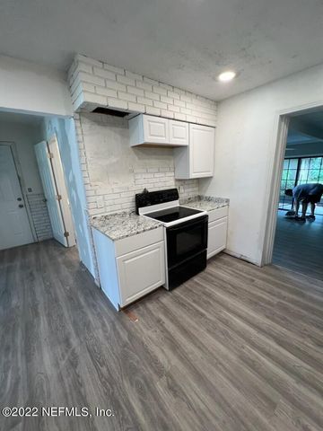 6442 BALLEJO Court N, Jacksonville, FL 32210