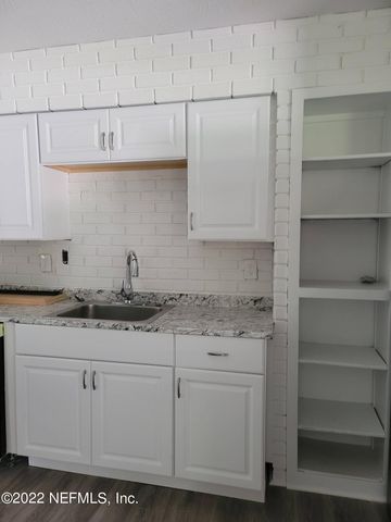 6442 BALLEJO Court N, Jacksonville, FL 32210