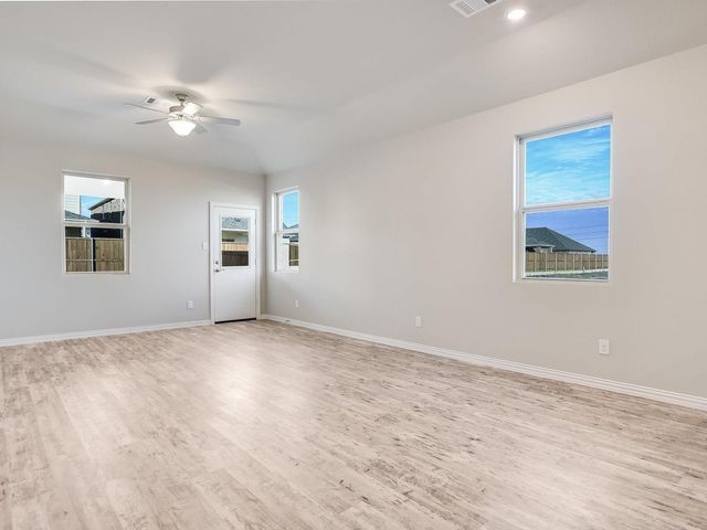 1921 Tomahawk Trail, Aubrey, TX 76227