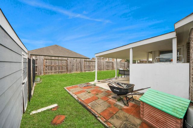 2610 Blue Abbott Drive, Fresno, TX 77545