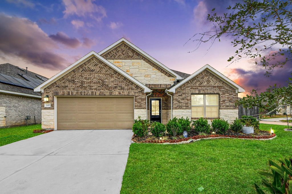 2610 Blue Abbott Drive, Fresno, TX 77545