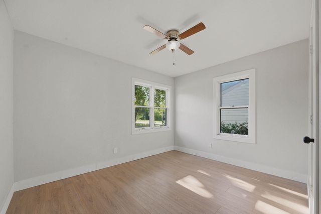 1527 S Sedgwick St, Wichita, KS 67213
