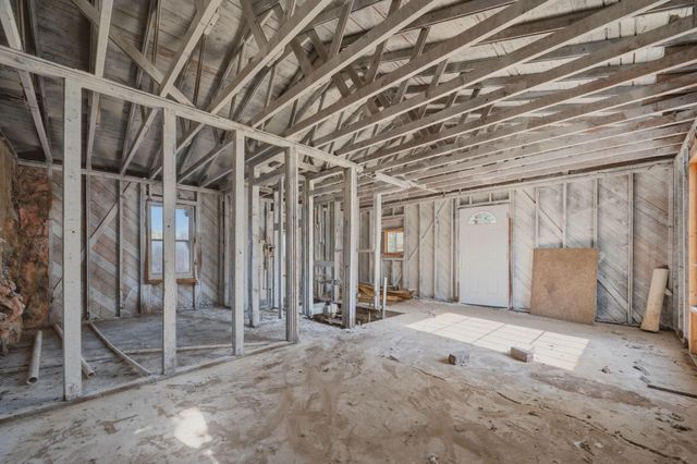 1527 S Sedgwick St, Wichita, KS 67213