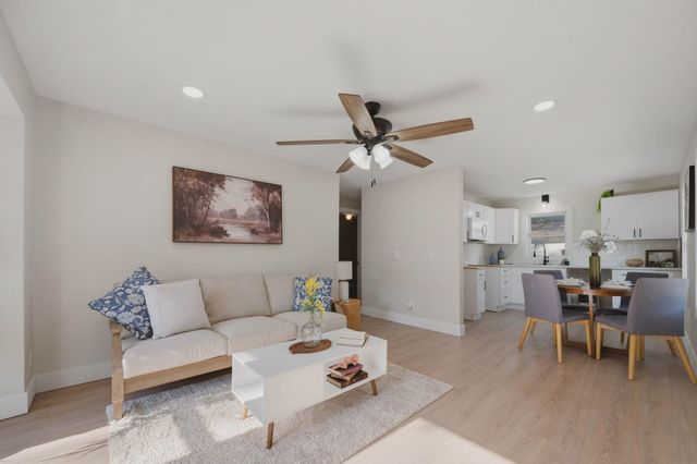 1527 S Sedgwick St, Wichita, KS 67213