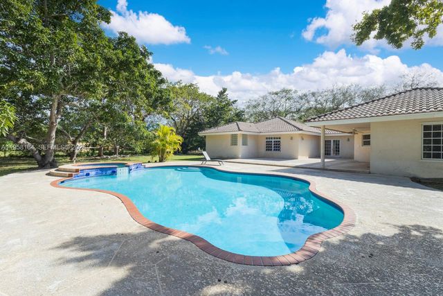 7821 SW 129th Ter, Pinecrest, FL 33156