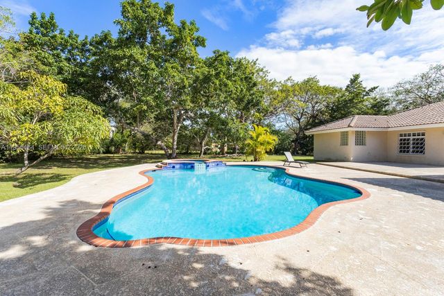 7821 SW 129th Ter, Pinecrest, FL 33156