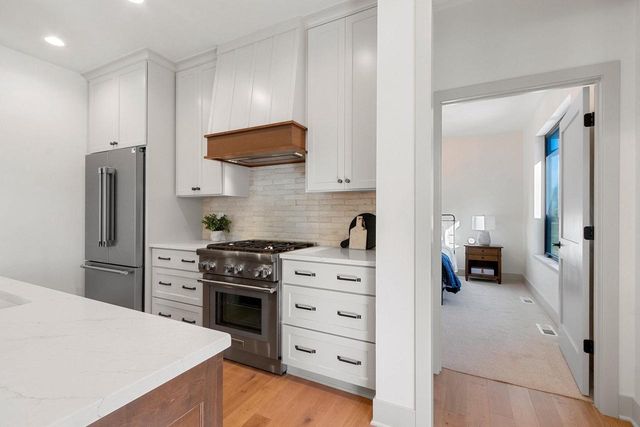 397 FARMHOUSE LANE, Combined Locks, WI 54113