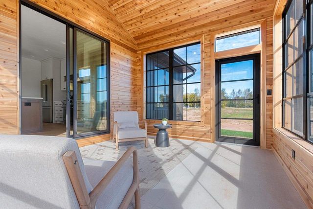 397 FARMHOUSE LANE, Combined Locks, WI 54113