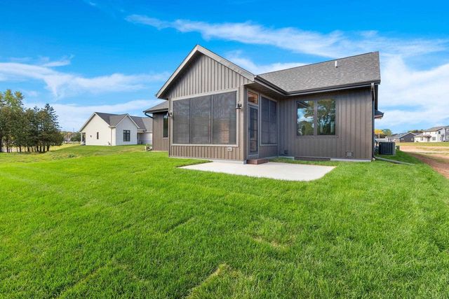 397 FARMHOUSE LANE, Combined Locks, WI 54113