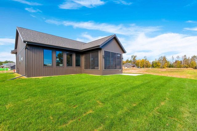 397 FARMHOUSE LANE, Combined Locks, WI 54113