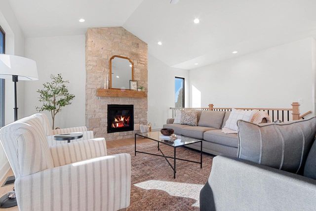 397 FARMHOUSE LANE, Combined Locks, WI 54113