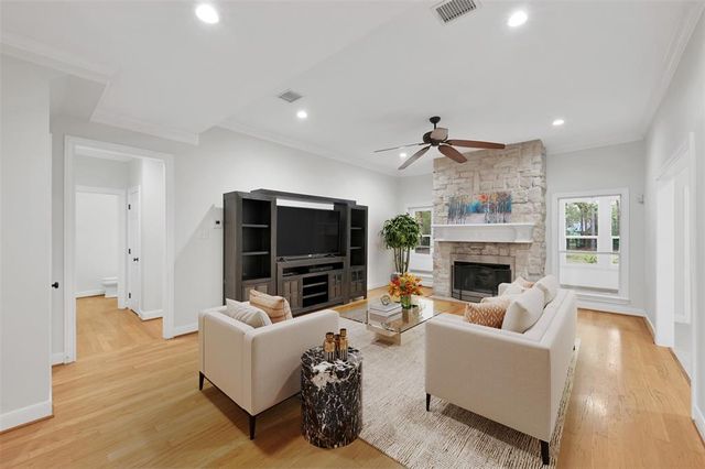 14 Wind River Drive, Conroe, TX 77384
