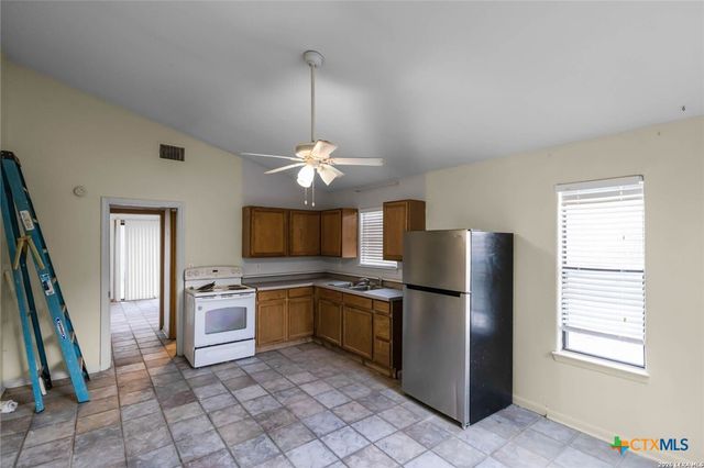 1200 Hinch Drive, New Braunfels, TX 78132