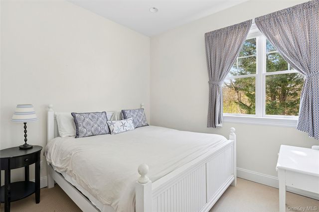 101 Jessup Lane, Westhampton Beach, NY 11978