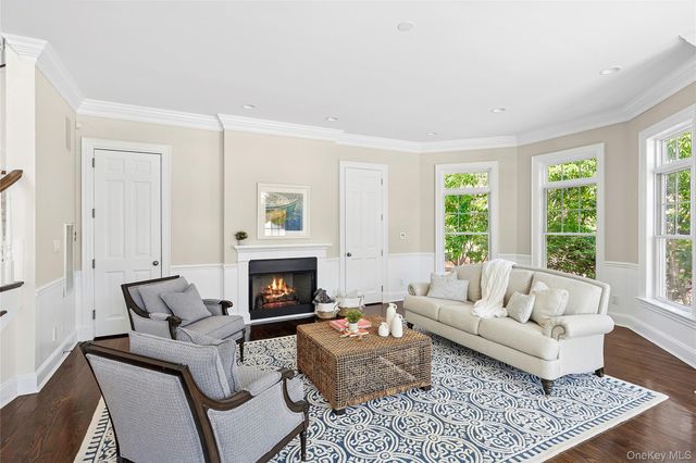 101 Jessup Lane, Westhampton Beach, NY 11978