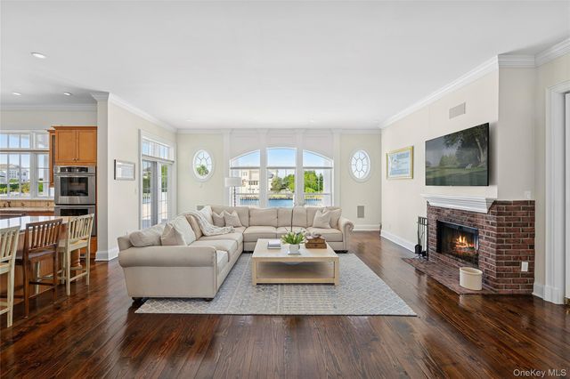 101 Jessup Lane, Westhampton Beach, NY 11978