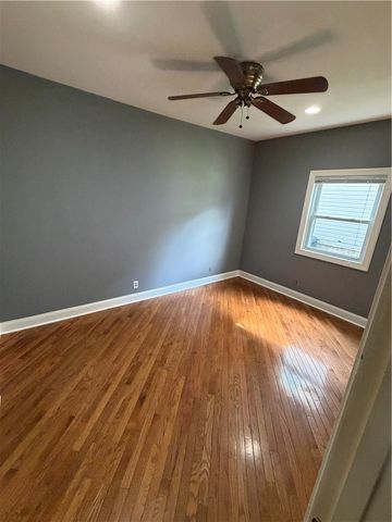 204 University, Verona, PA 15147
