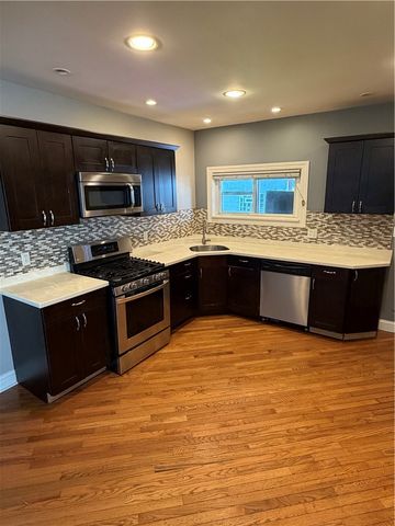 204 University, Verona, PA 15147