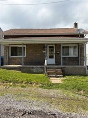 204 University, Verona, PA 15147