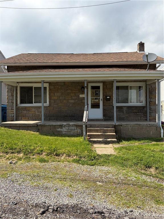 204 University, Verona, PA 15147