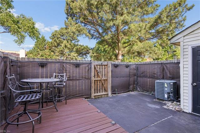 100 Wethersfield PARK, Yorktown, VA 23692