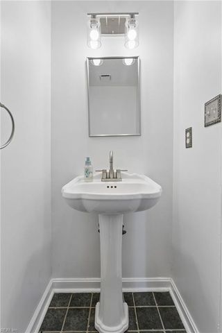 100 Wethersfield PARK, Yorktown, VA 23692