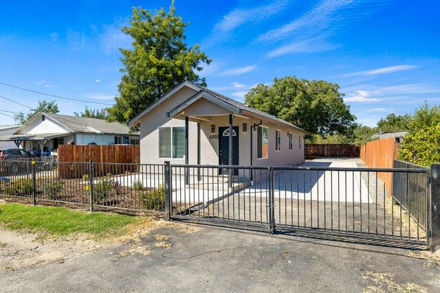 4950 Tulsa Ave, Olivehurst, CA 95961