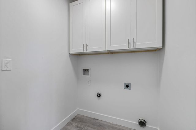 4950 Tulsa Ave, Olivehurst, CA 95961