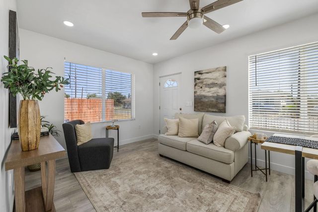 4950 Tulsa Ave, Olivehurst, CA 95961