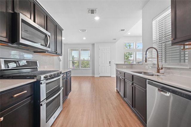 7910 Lennon DR, Austin, TX 78744