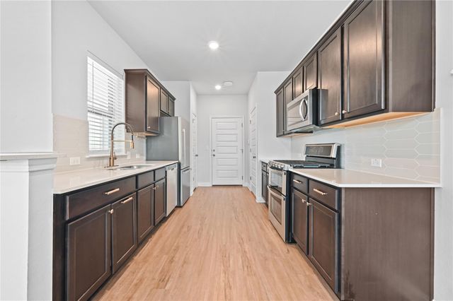 7910 Lennon DR, Austin, TX 78744